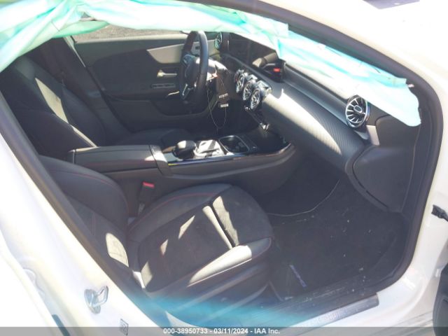 W1K3G4FB8MJ283357 Mercedes-Benz A 220 4matic