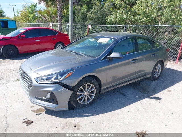 Hyundai SONATA SE 2019 5NPE24AF1KH744741 Image 2