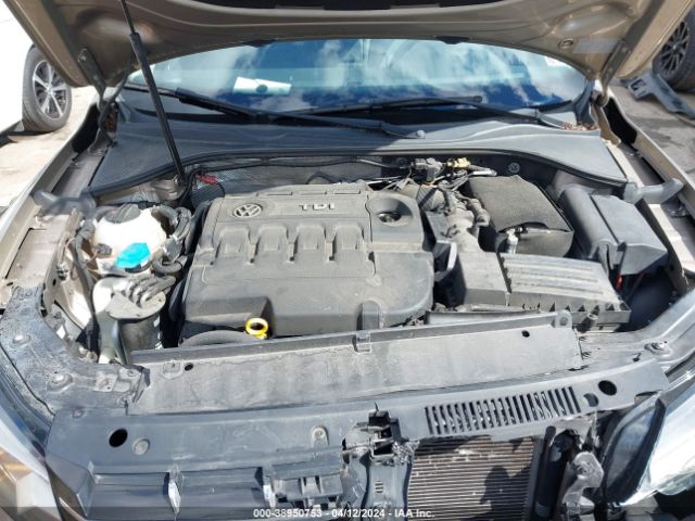 1VWBV7A38FC015667 Volkswagen Passat 2.0l Tdi Se