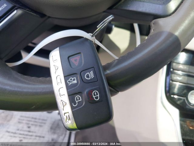 SAJBD4BV2HCY27765 Jaguar Xf 35t Premium