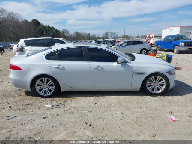 SAJBD4BV2HCY27765 Jaguar Xf 35t Premium