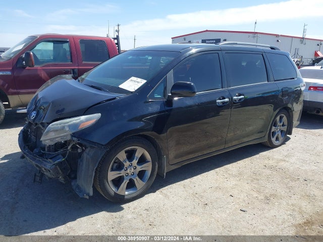 Toyota Sienna Se 8 Passenger 2015 5TDXK3DC7FS672268 Image 2