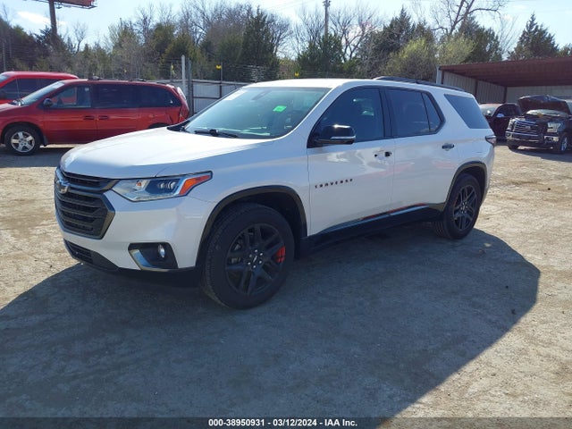 Chevrolet Traverse Premier 2018 1GNERKKW7JJ128120 Image 2