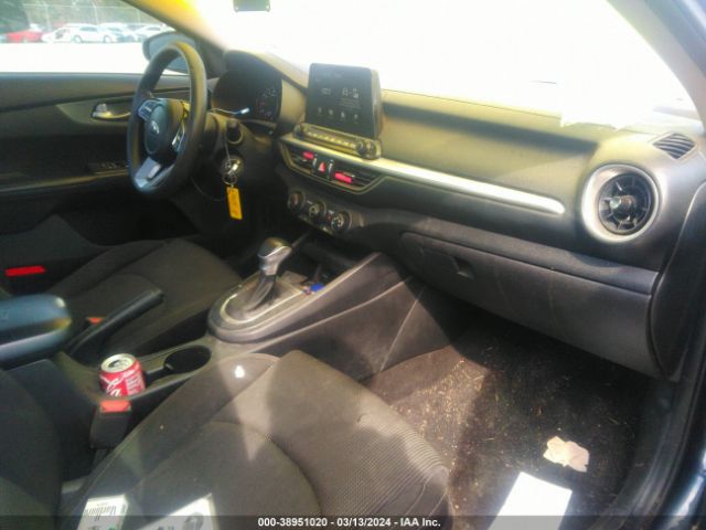 3KPF24ADXME289463 KIA FORTE FE