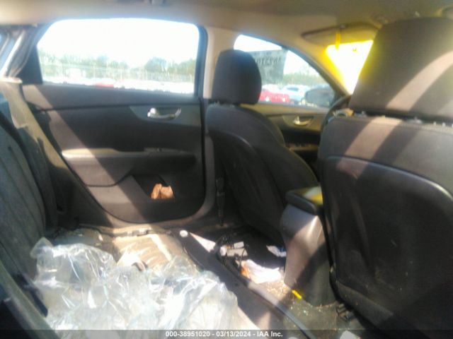 3KPF24ADXME289463 KIA FORTE FE