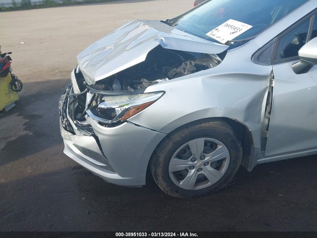 Chevrolet Cruze Ls Auto 2018 1G1BC5SM7J7237227 Image 15