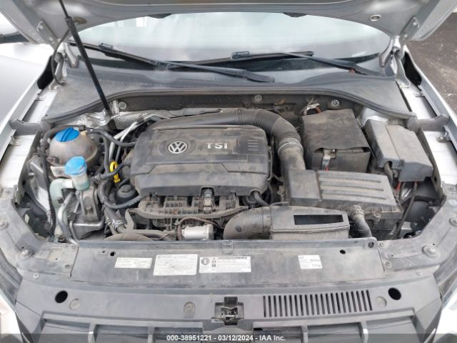 1VWAT7A30EC022998 Volkswagen Passat 1.8t Wolfsburg Edition