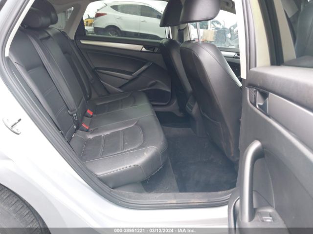 1VWAT7A30EC022998 Volkswagen Passat 1.8t Wolfsburg Edition