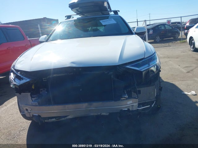 WA1EVAF17KD036500 Audi Q8 55 Premium