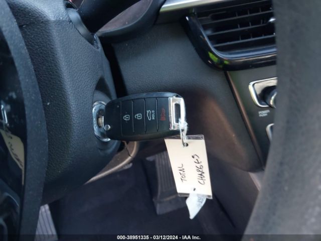 5XXGT4L33KG307425 KIA Optima Lx