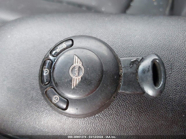 2011 MINI COOPER WMWZN3C52BT133732 Photo 10