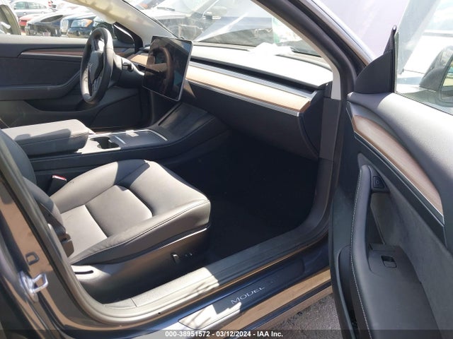 Tesla Model 3 Long Range Dual Motor All-wheel Drive 2022 5YJ3E1EB6NF358887 Image 5
