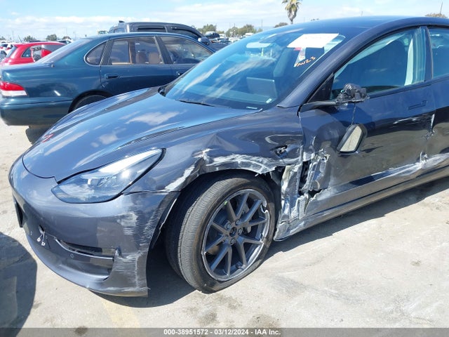 Tesla Model 3 Long Range Dual Motor All-wheel Drive 2022 5YJ3E1EB6NF358887 Image 6