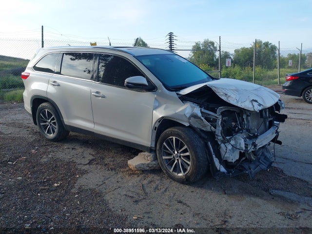 Toyota Highlander Xle 2019 5TDKZRFH7KS571887 Image 1