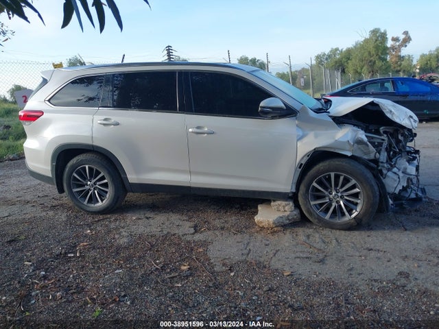 Toyota Highlander Xle 2019 5TDKZRFH7KS571887 Image 13