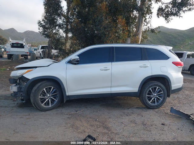 Toyota Highlander Xle 2019 5TDKZRFH7KS571887 Image 14