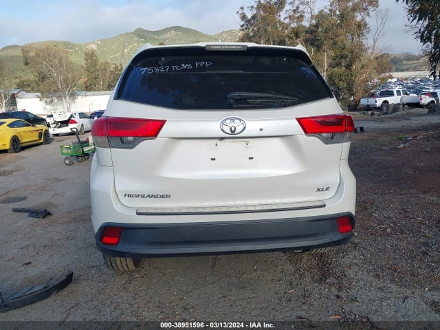 Toyota Highlander Xle 2019 5TDKZRFH7KS571887 Image 16