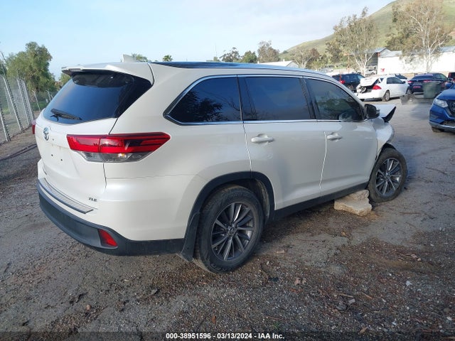 Toyota Highlander Xle 2019 5TDKZRFH7KS571887 Image 4