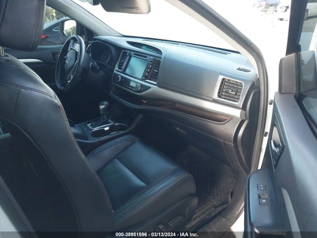 Toyota Highlander Xle 2019 5TDKZRFH7KS571887 Image 5