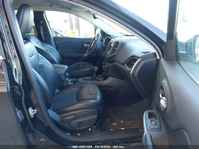 1C4PJMLNXKD177595 Jeep Cherokee Latitude Plus 4x4