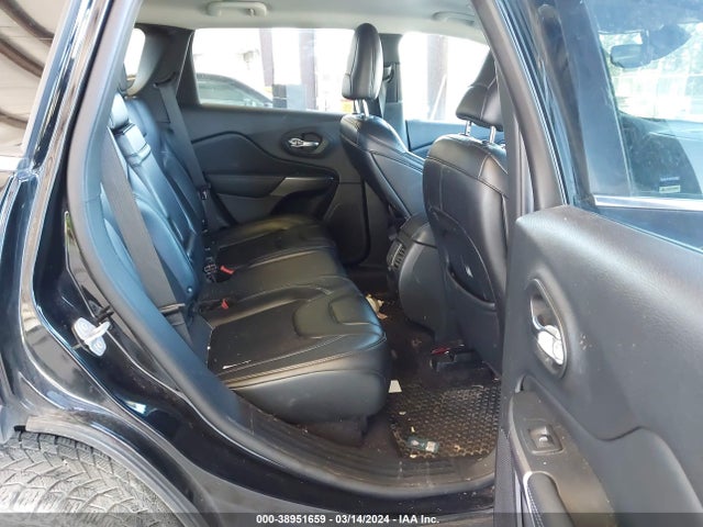 1C4PJMLNXKD177595 Jeep Cherokee Latitude Plus 4x4