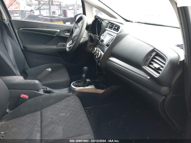 Honda FIT LX 2017 3HGGK5G59HM700147 Image 5
