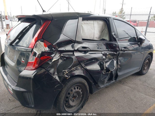 Honda FIT LX 2017 3HGGK5G59HM700147 Image 6