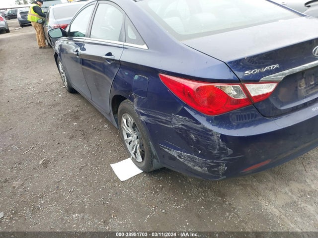 2011 Hyundai Sonata Gls მანქანა იყიდება აუქციონზე, vin: 5NPEB4ACXBH242672, აუქციონის ნომერი: 38951703