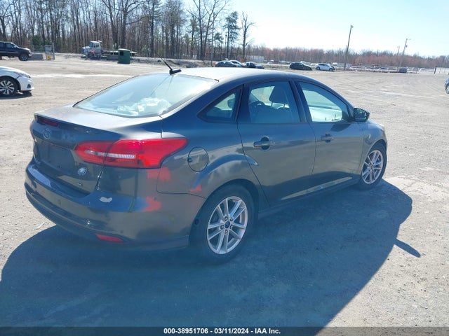 Ford FOCUS SE 2016 1FADP3F23GL256591 Image 4