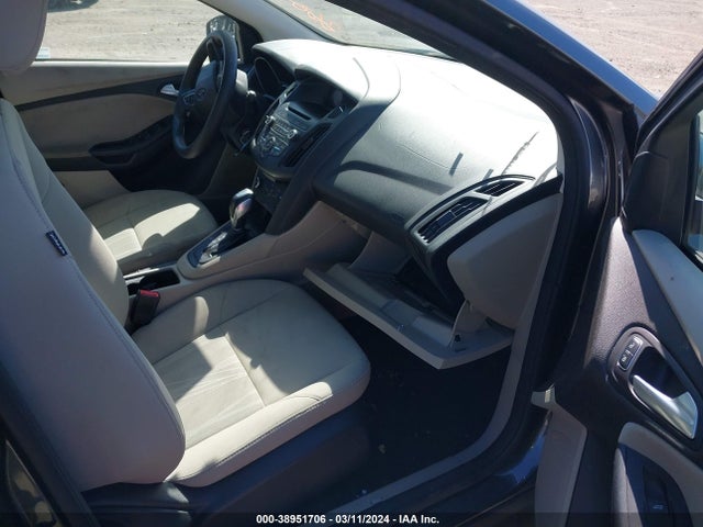 Ford FOCUS SE 2016 1FADP3F23GL256591 Image 5