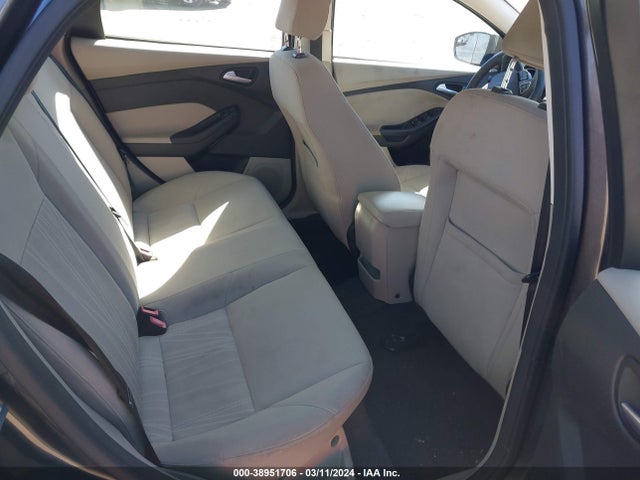 Ford FOCUS SE 2016 1FADP3F23GL256591 Image 8