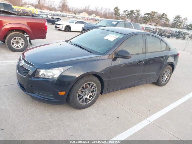 Chevrolet Cruze Ls Manual 2014 1G1PB5SH1E7170481 Image 2