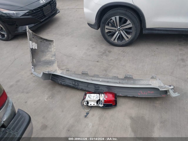 Chevrolet Tahoe Ls 2018 1GNSCAKC2JR343491 Image 12