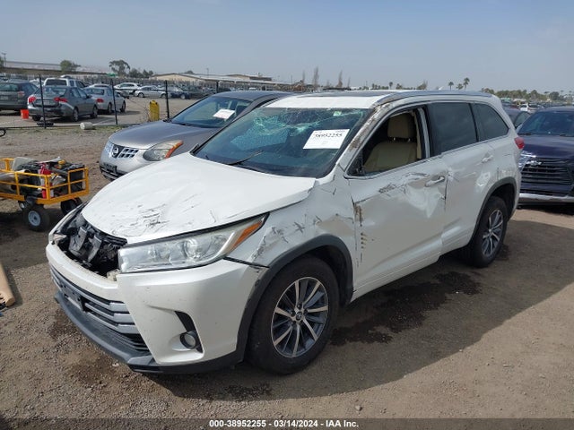 Toyota Highlander Xle 2017 5TDKZRFH2HS524551 Image 2