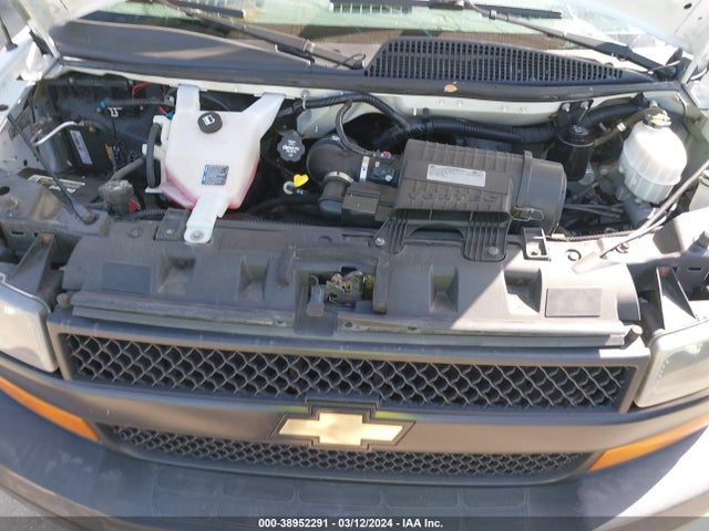 Chevrolet Express 3500 Work Van 2018 1GCZGHFG8J1337050 Image 10