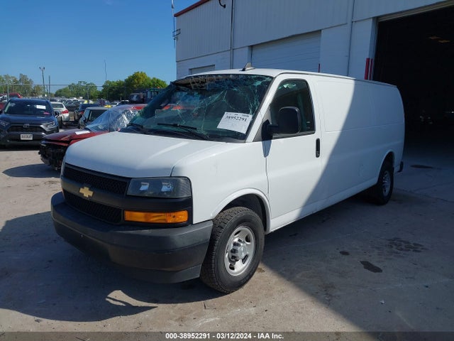 Chevrolet Express 3500 Work Van 2018 1GCZGHFG8J1337050 Image 2