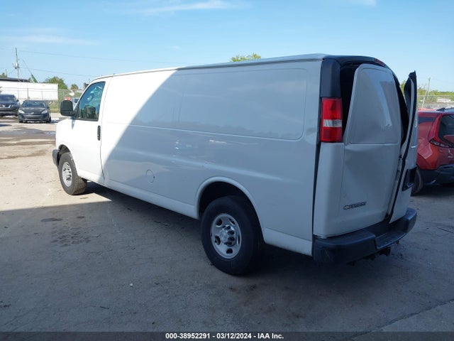 Chevrolet Express 3500 Work Van 2018 1GCZGHFG8J1337050 Image 3