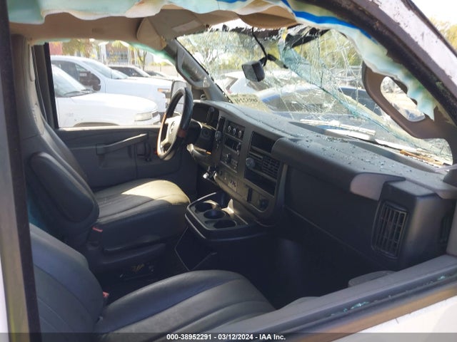 Chevrolet Express 3500 Work Van 2018 1GCZGHFG8J1337050 Image 5
