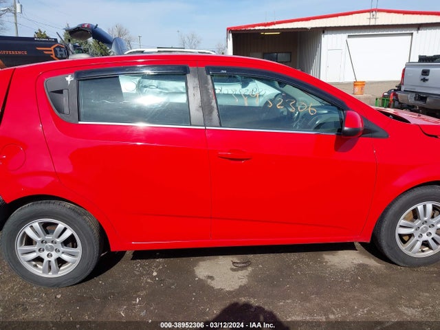 Chevrolet Sonic Lt Auto 2015 1G1JC6SH8F4143063 Image 13