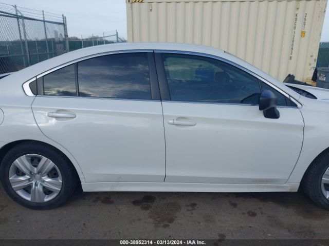 4S3BNAA64J3031271 Subaru Legacy 2.5i