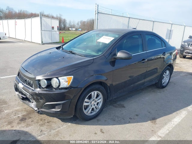 Chevrolet Sonic Lt Auto 2015 1G1JC5SH5F4201902 Image 2