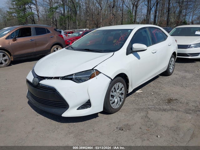Toyota COROLLA LE 2019 5YFBURHE8KP878799 Image 2