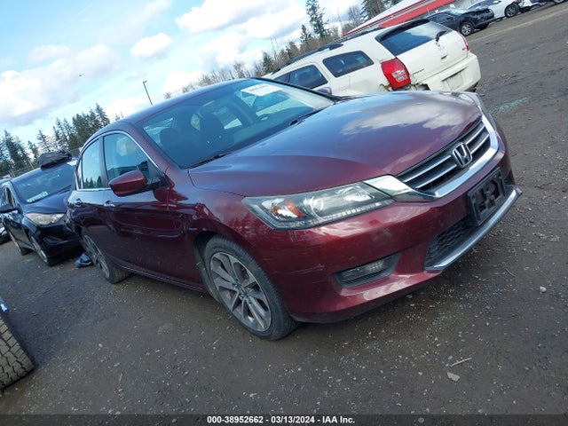 2015 1HGCR2F50FA224617 main image