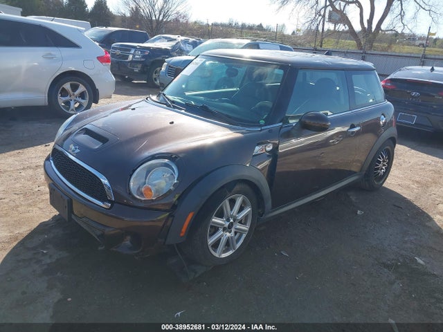 2011 MINI COOPER S WMWSV3C51BTY15258 Photo 1