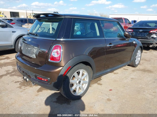 2011 MINI COOPER S WMWSV3C51BTY15258 Photo 3