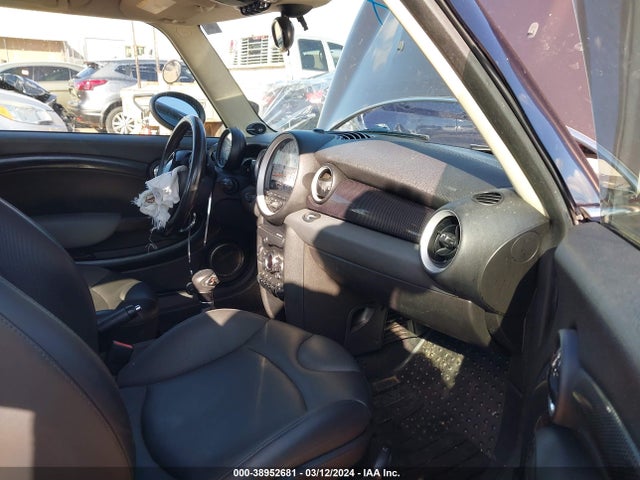 2011 MINI COOPER S WMWSV3C51BTY15258 Photo 4