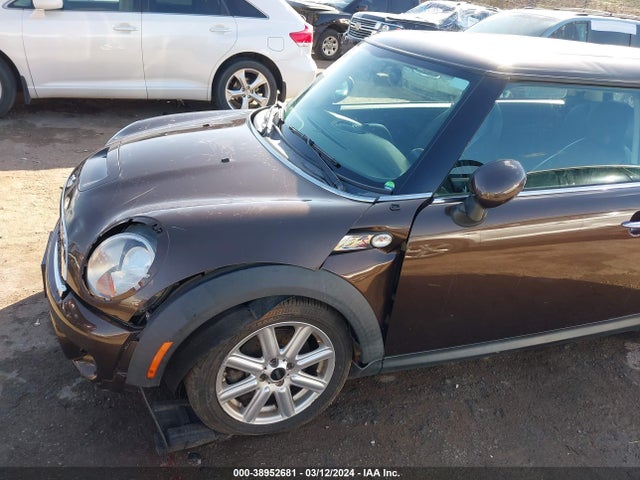 2011 MINI COOPER S WMWSV3C51BTY15258 Photo 5