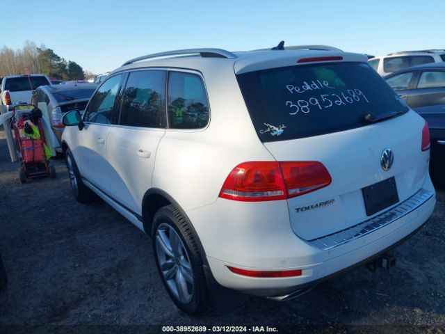 2012 VOLKSWAGEN TOUAREG WVGEK9BP5CD006951 Photo 2