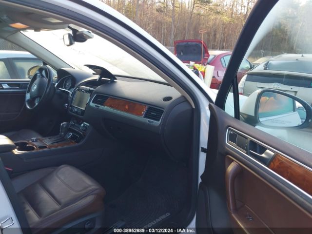 2012 VOLKSWAGEN TOUAREG WVGEK9BP5CD006951 Photo 4