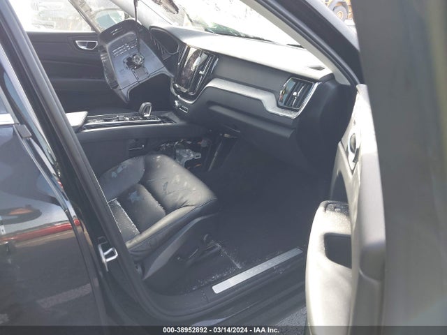 YV4L12RV3P1379923 Volvo Xc60 B5 Core